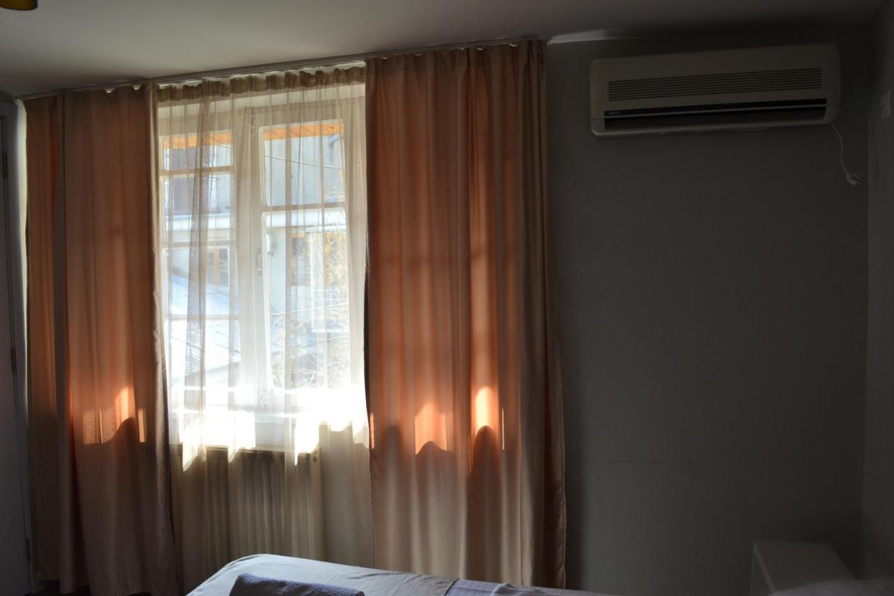 Hotel Rustaveli 36 Tbilisi Exterior photo